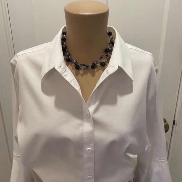 Classic Chico's White Blouse with Bell Sleeves - Chico's Size 2 - Picture 2 of 14